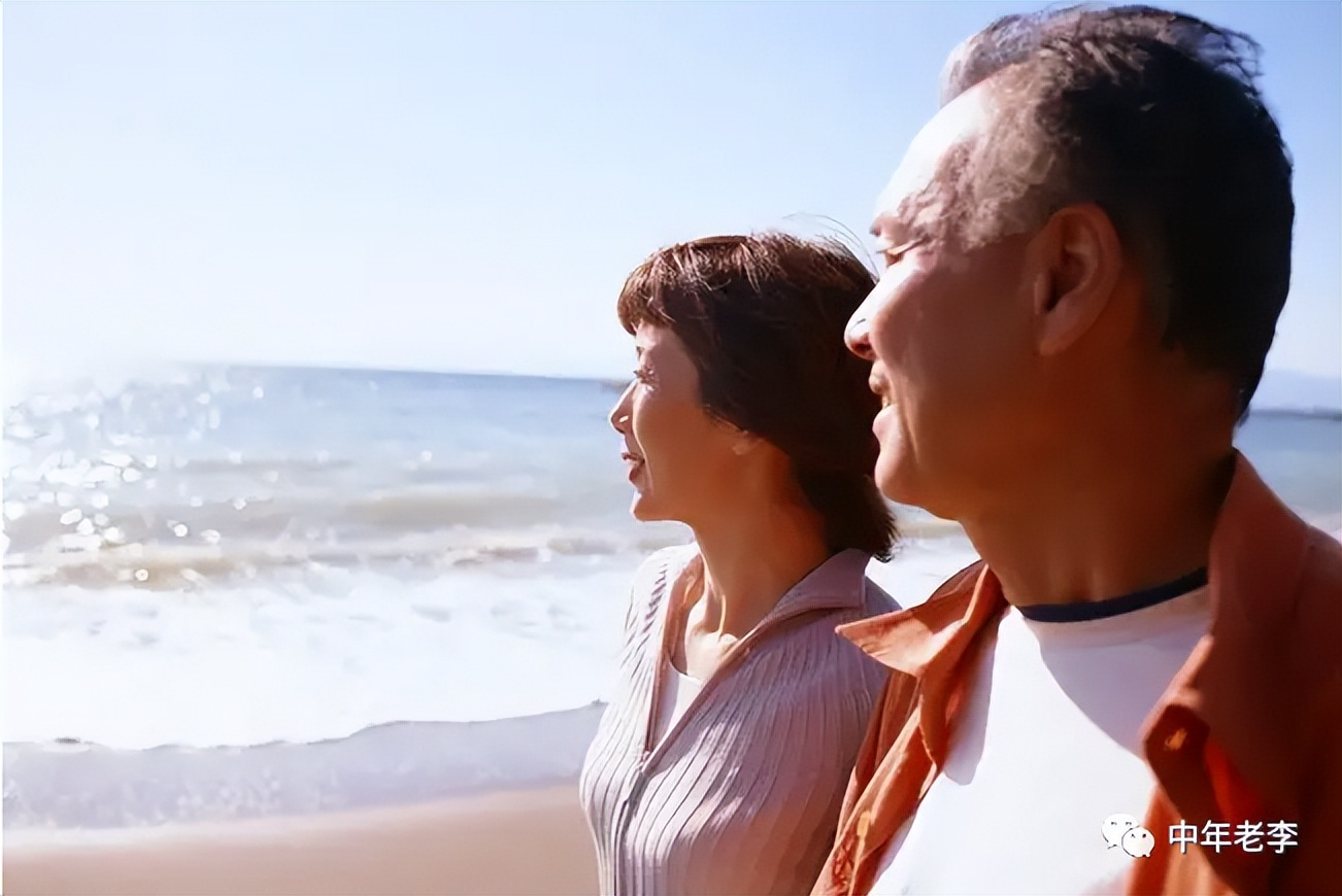 相亲几天就订婚了但感觉没有话题,订婚后在一起还是异地没话题