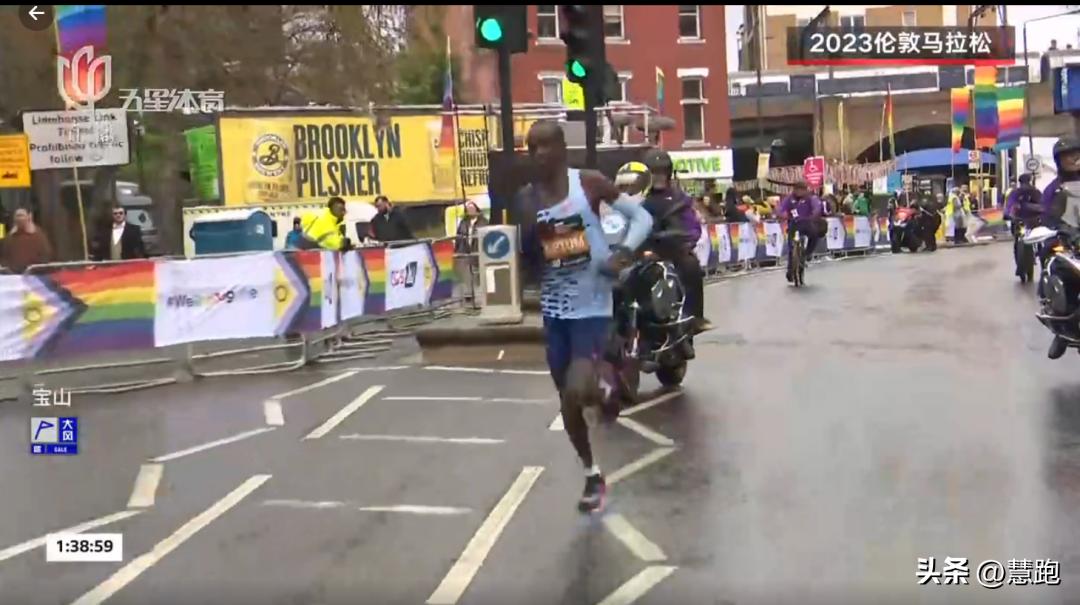 基普图姆和哈桑,基普图姆首马破纪录全世界的反应