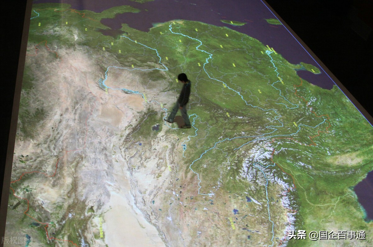 珠穆朗玛峰地名从何而来,珠穆朗玛峰资料