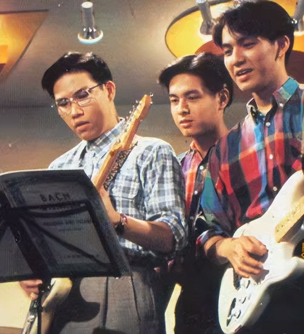 难以超越的十大港台歌手,盘点香港乐坛十大殿堂级歌手