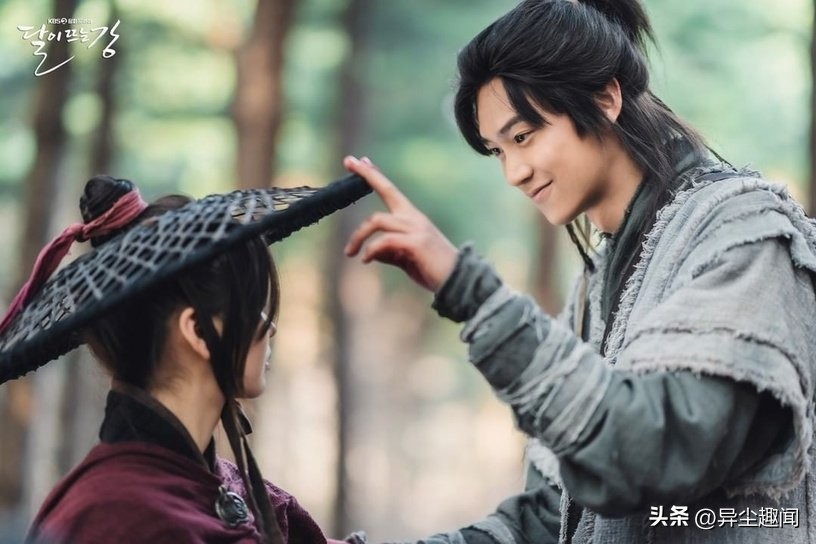 韩剧拥抱太阳的月亮1-20集演员,最好看十大古装爱情电视剧