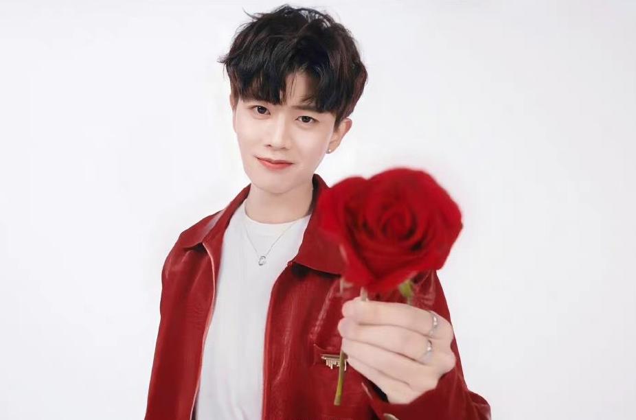 任嘉伦新代言珠宝,任嘉伦代言周大福吗