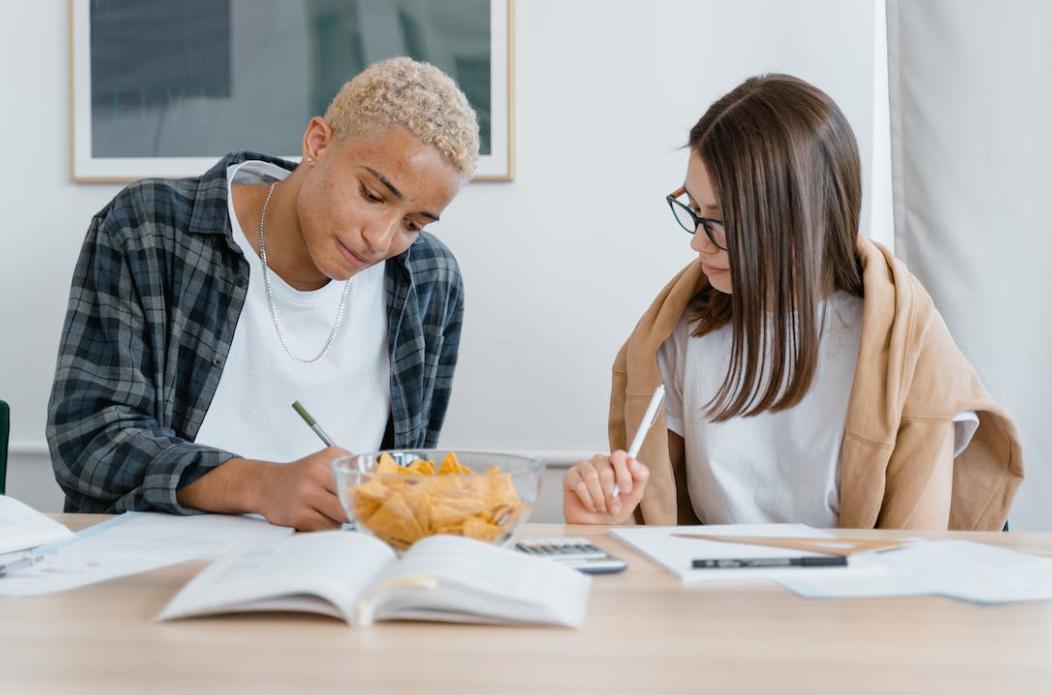 思想政治工作应具备的8种素质,如何改进思想政治工作的方式方法