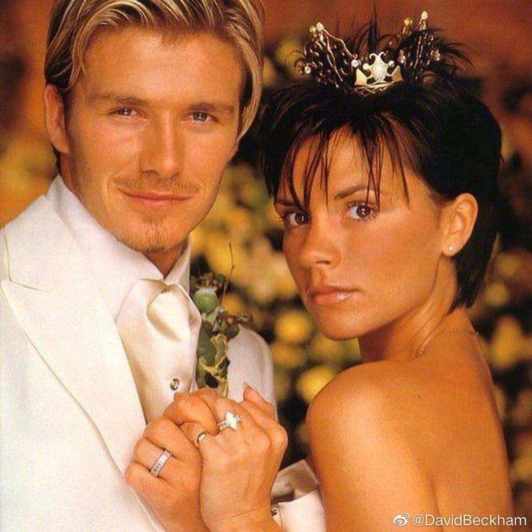 贝克汉姆大秀恩爱47岁辣妹献吻,贝克汉姆女儿和小七接吻