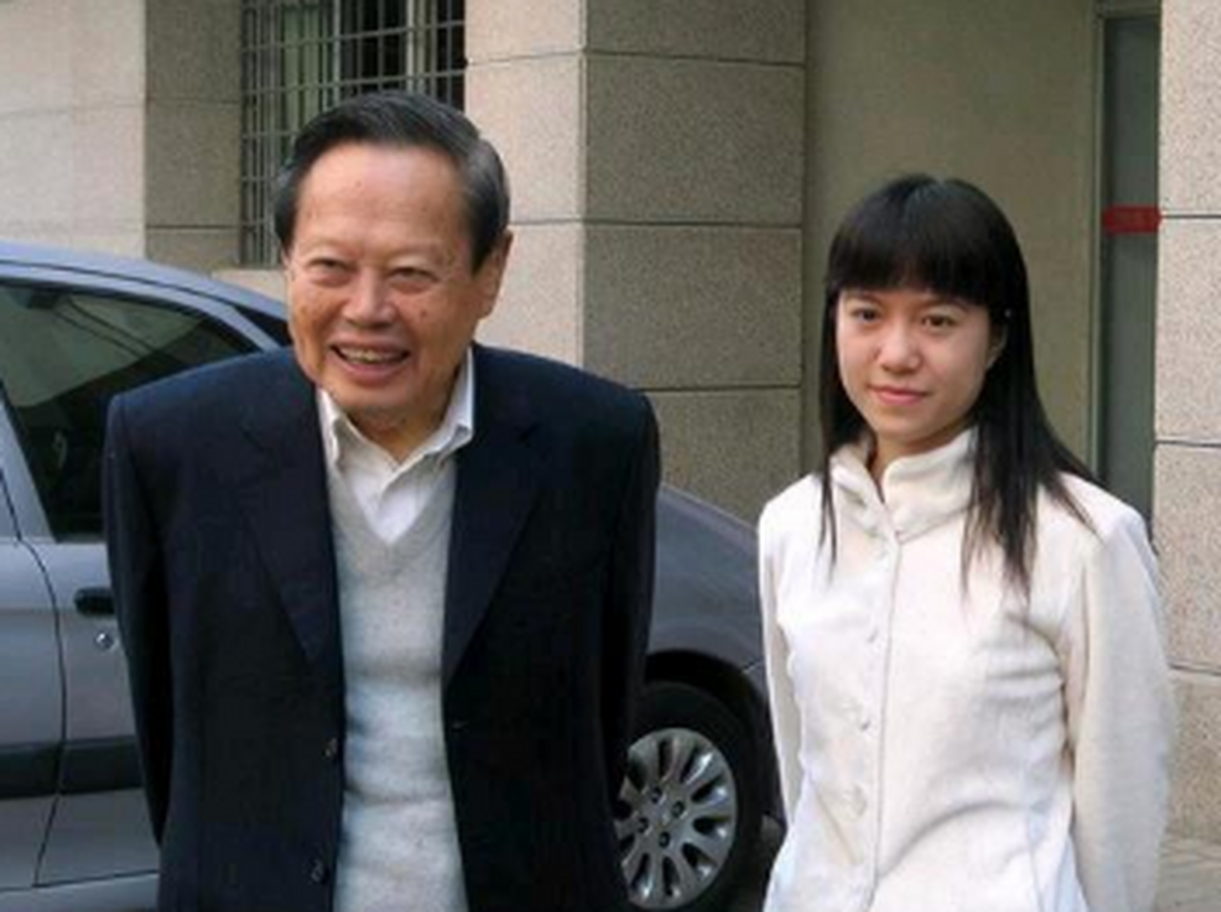 翁帆嫁给大自己54岁的杨振宁了吗,翁帆与杨振宁的婚姻生活曝光