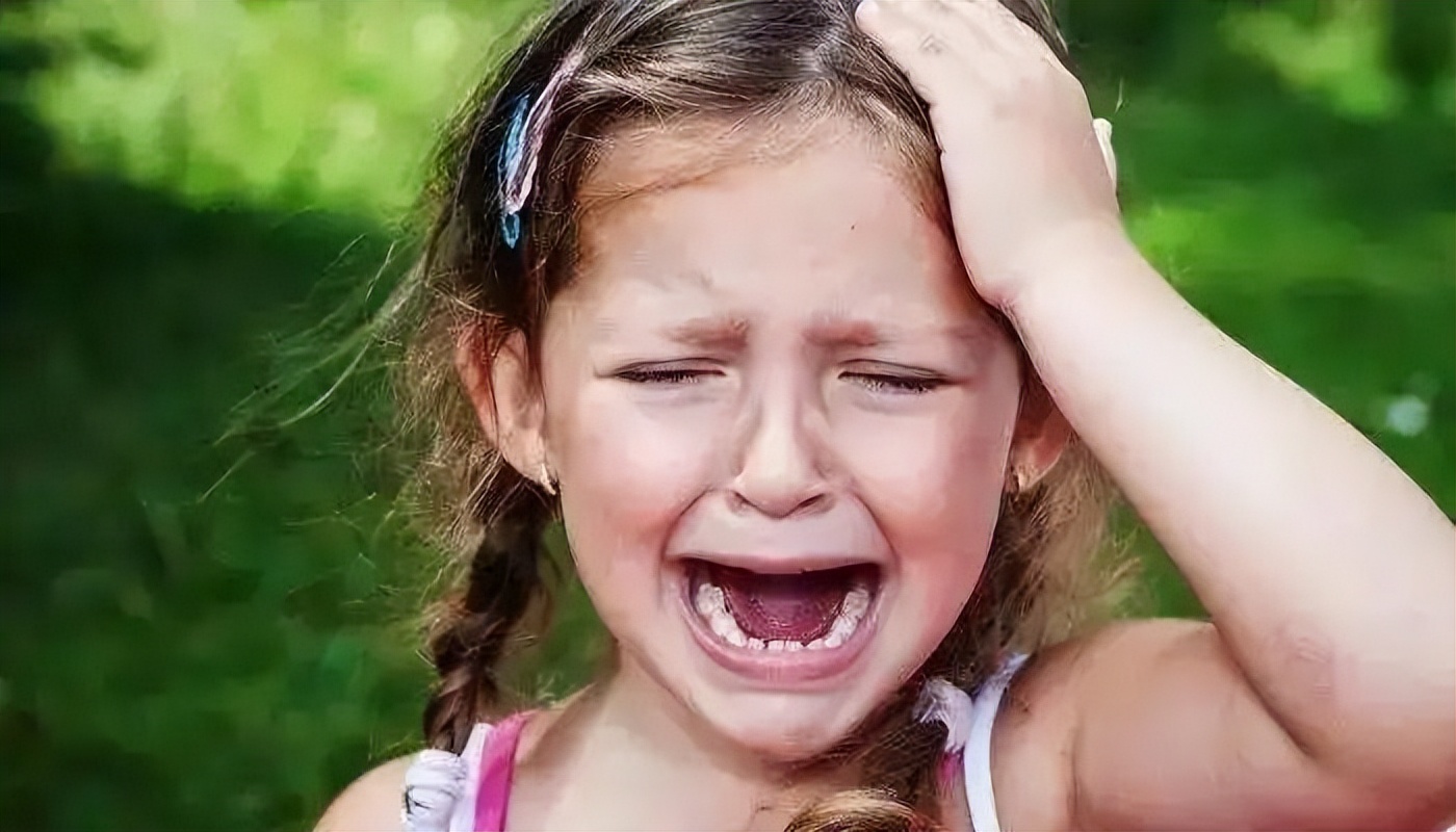 小孩内心脆弱爱哭报什么课程,孩子内心脆弱爱哭是怎么回事