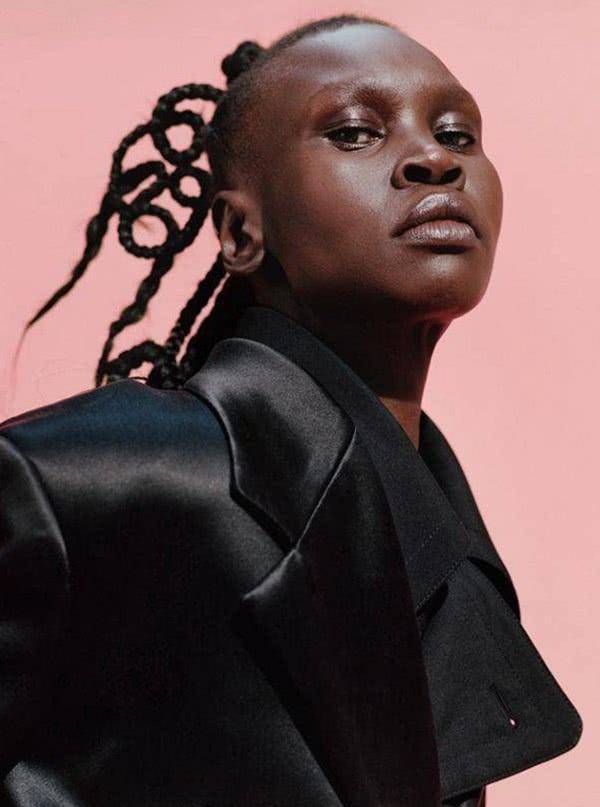 最美黑人“黑珍珠”：18岁挑战欧美一战成名，征服了白人审美