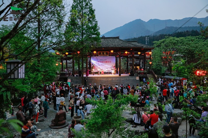 洪雅七里坪避暑酒店,洪雅七里坪风景区好玩吗