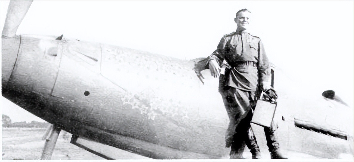 俄罗斯战机眼镜蛇机动,f22战斗机眼镜蛇