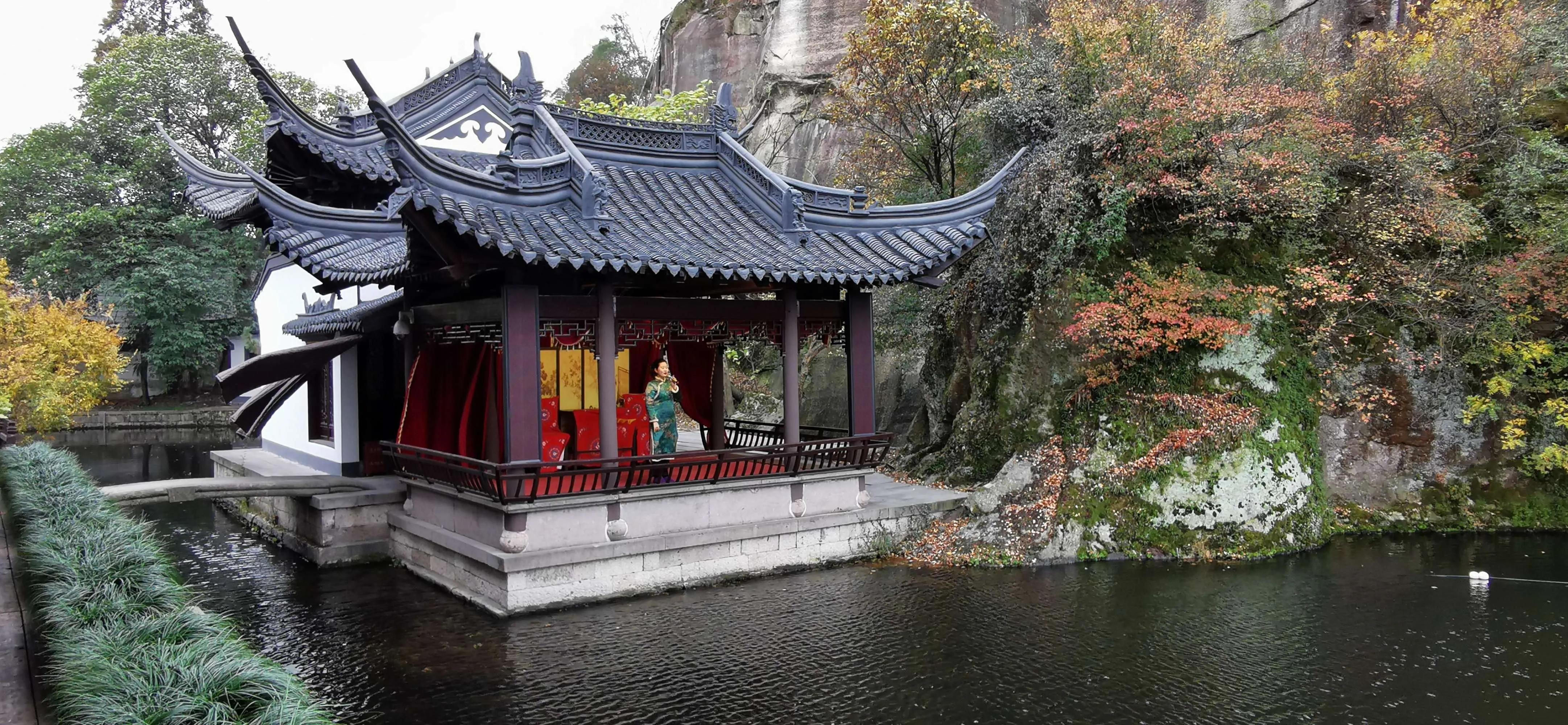 化腐朽为神奇的古诗词,绍兴古城东湖