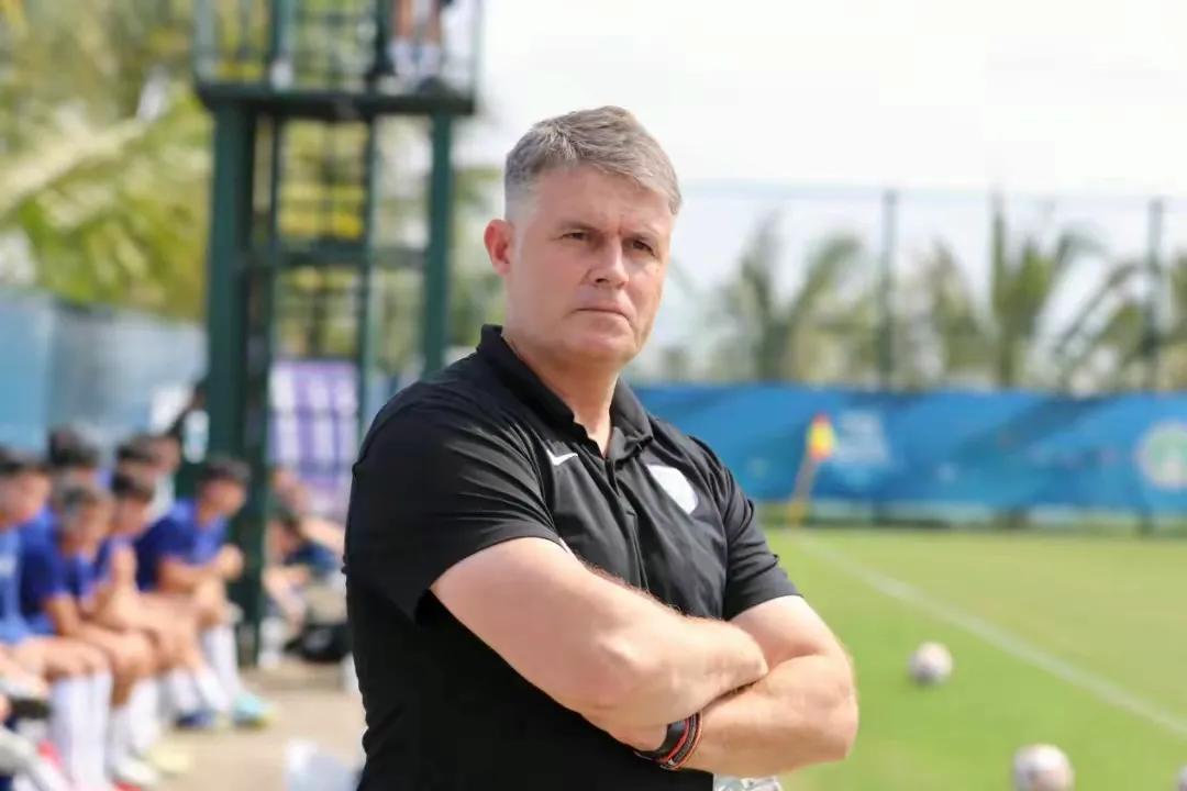 武汉三镇vs上海海港赛后谢场,武汉三镇vs上海海港中超