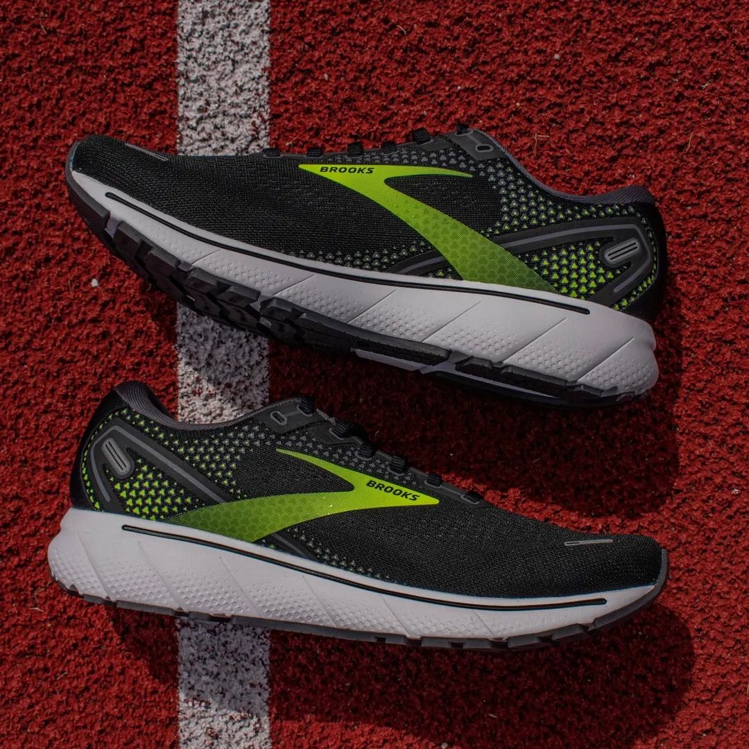 2022年国内跑鞋排行榜,学生跑鞋推荐2022年