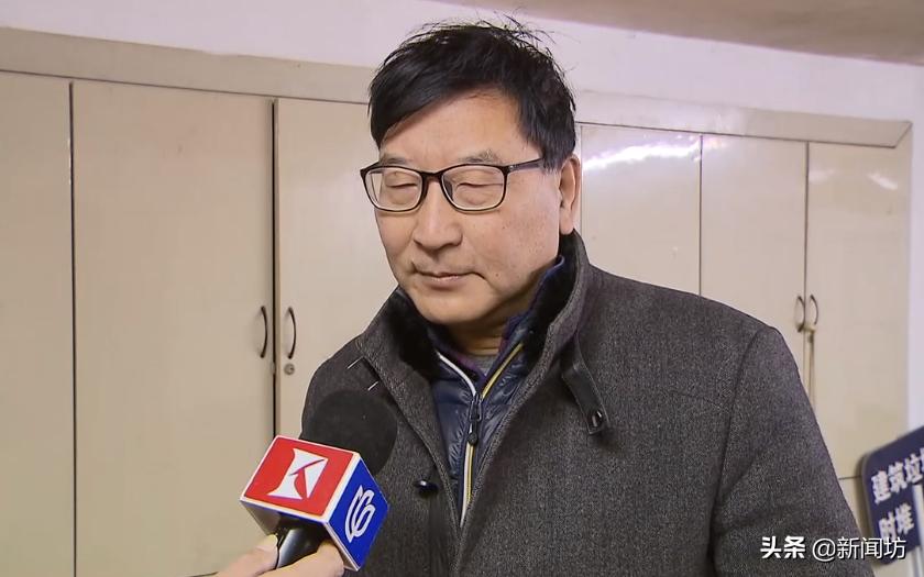 不锈钢能不能吸住吸铁石？沪一小区居民看着新安装的电梯，慌了…