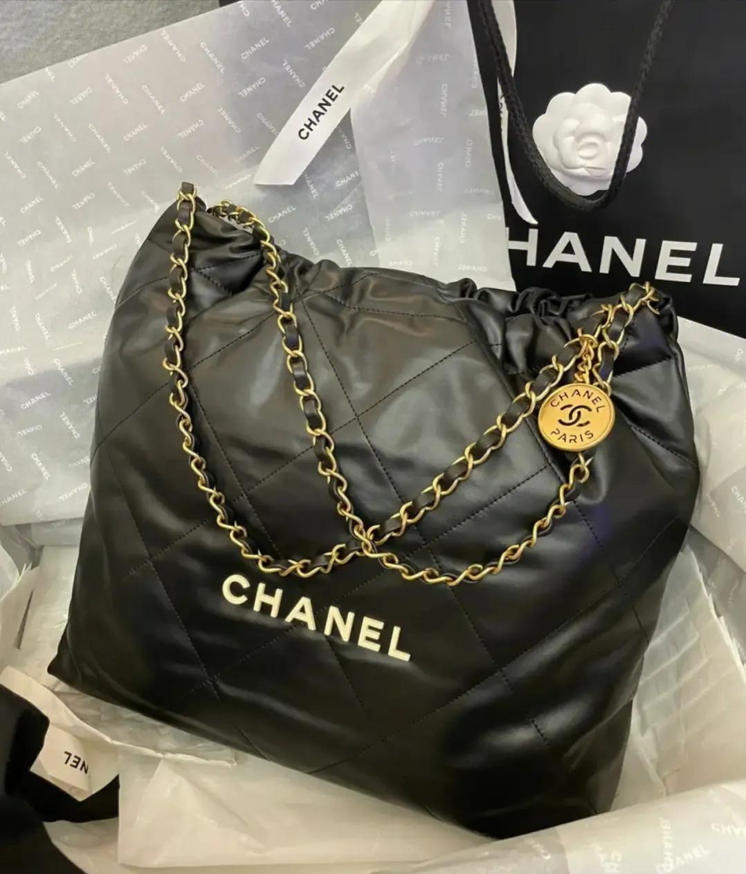 一家中古奢侈品店的声色世界,一家中古奢侈店的声色世界