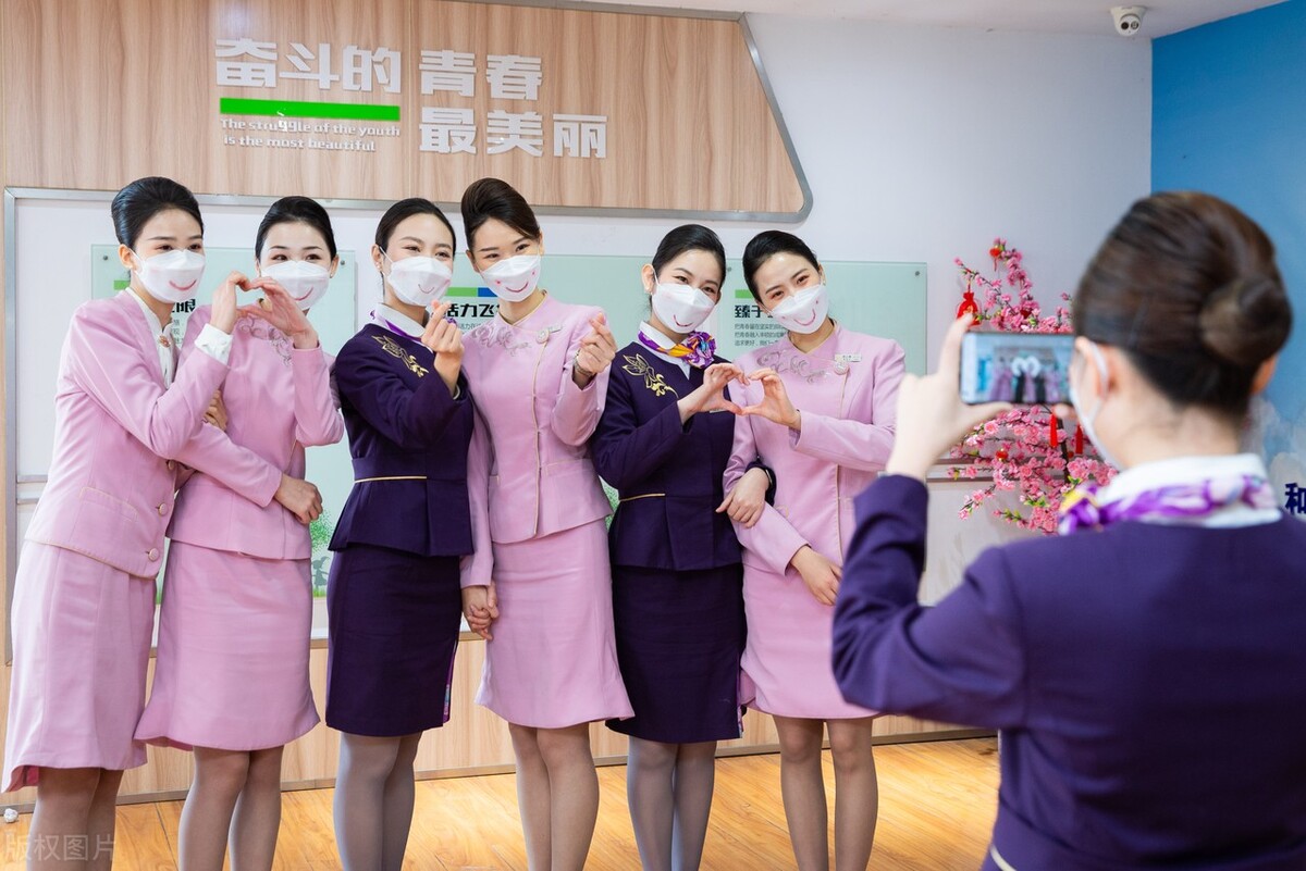 空姐自曝一年工资,空姐自述十年的工资收入