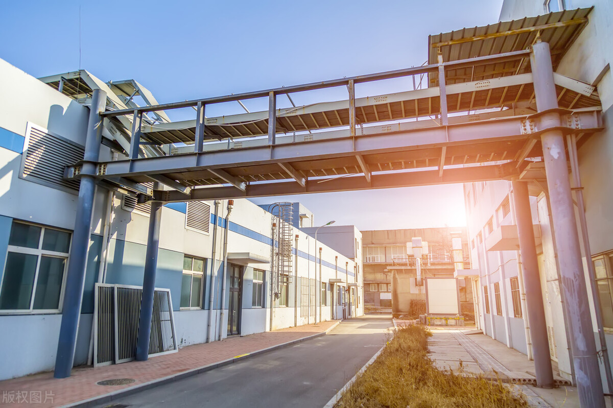 违章建筑的房产税与高利贷利息是否缴纳？