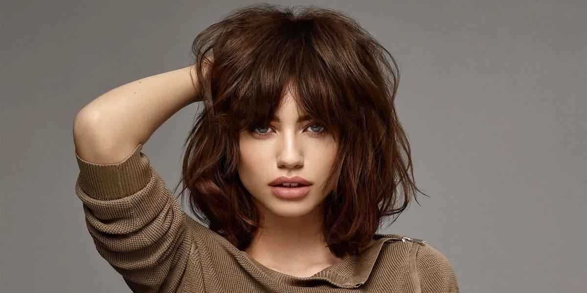 适合优雅、穿着整齐的女性的最佳冬季发型:5个造型师小贴士