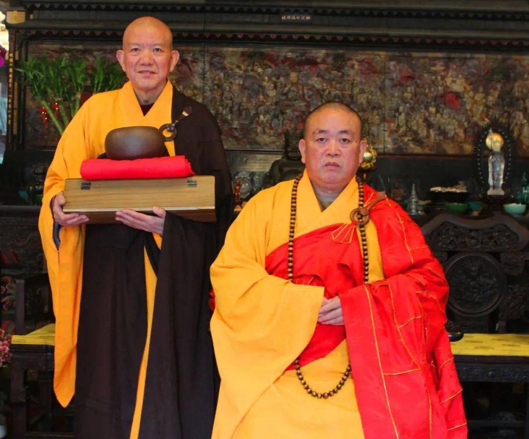 最会做生意的和尚释永信,少林寺方丈释永信袈裟