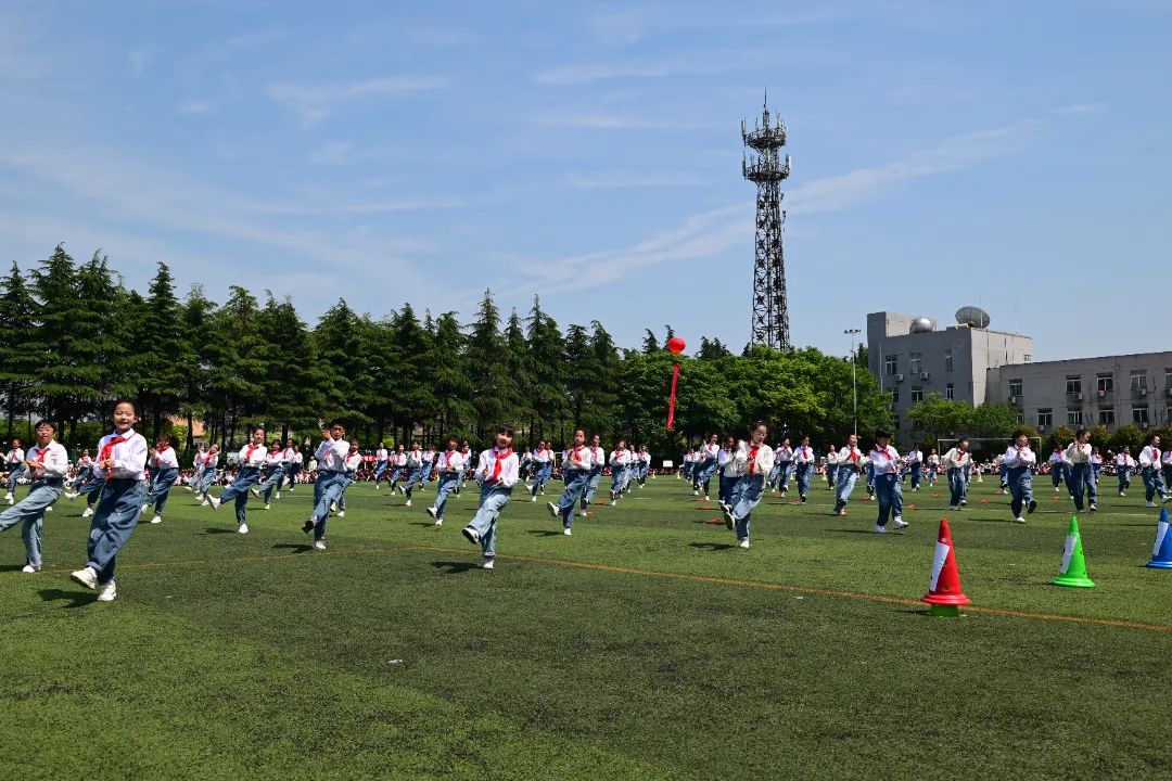 泰州中小学足球联赛,泰州智堡实验学校校运会接力赛