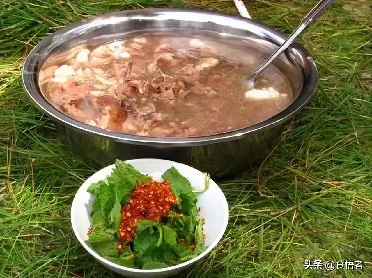 云南哈尼族彝族自治州习俗,云南彝族的特色美食有哪些呢