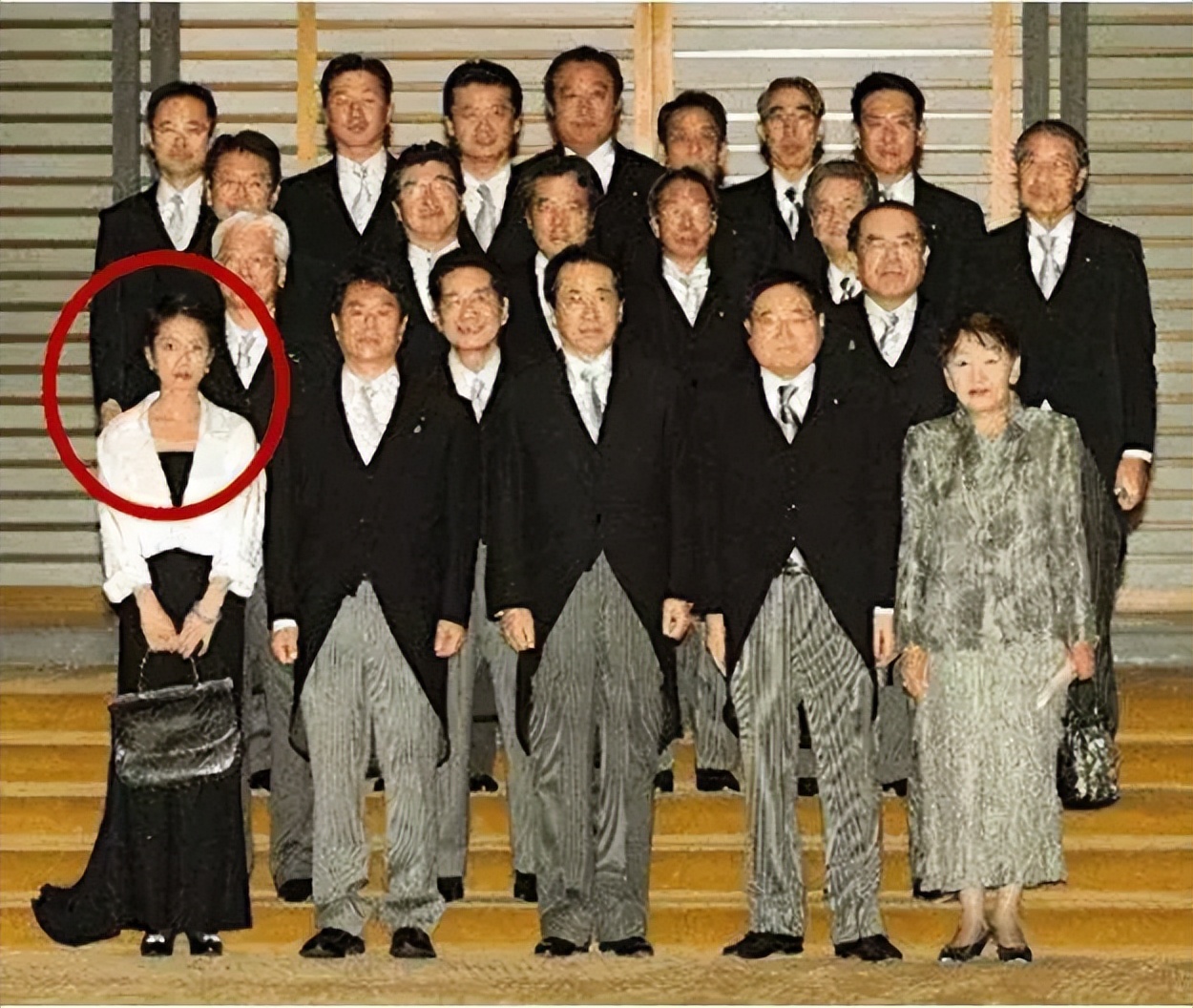 姹夊ジ瀛愬瓩鍚庝汉,姹夊ジ鍚庝汉涓哄浗鏁堝姏