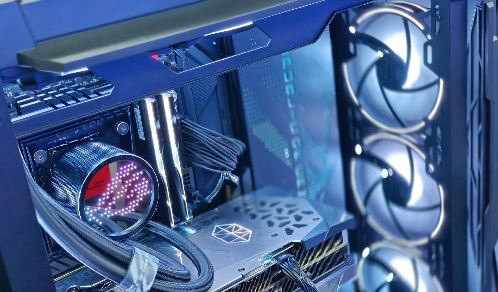 到电脑城遇到富二代配电脑一台主机六万多块钱老板估计赚翻了