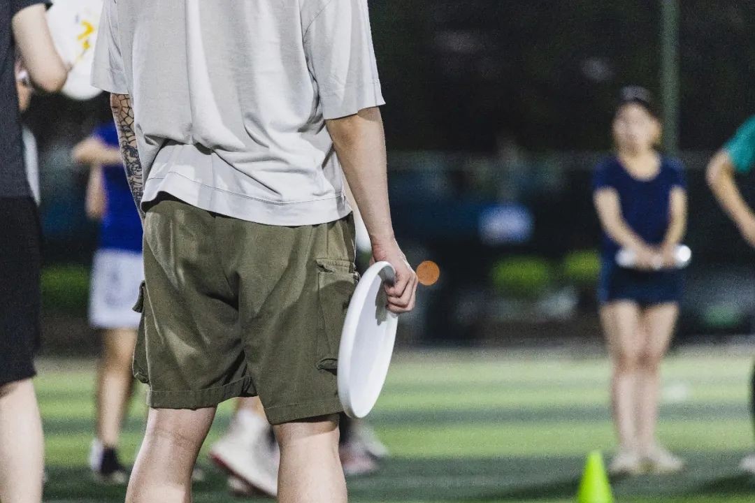 2亿中国人打零工：做核酸试剂包装日入240元，摘草莓月入2万