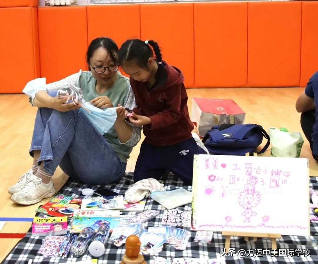 小学生爱心义卖暖人心,以爱为名的义卖