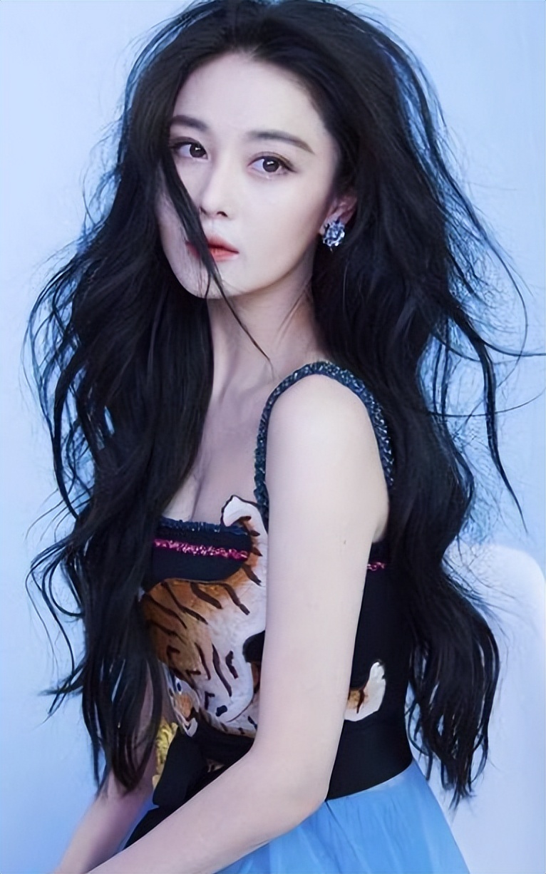 张馨予一手烂牌打出王炸的水平,张馨予一手烂牌打王炸