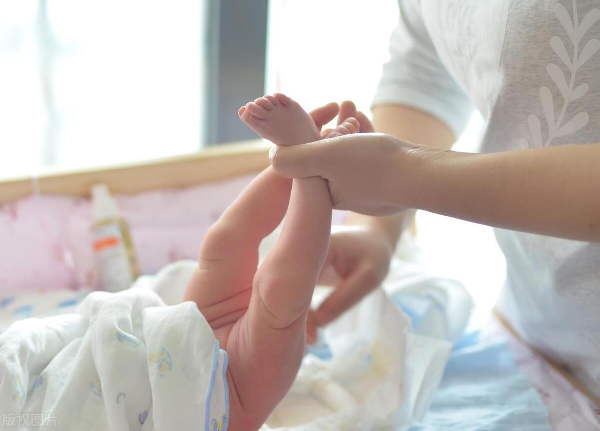 产后乳房出血是什么？它是由什么因素导致的，又有哪些危害呢？