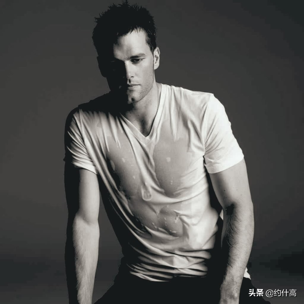 橄榄球性感*男猛**喊话马斯克：把我的“糗照”从推特删掉