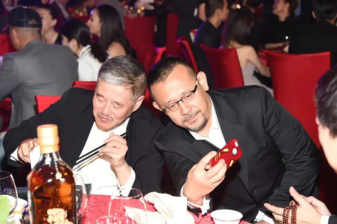 小品演员火力全开，影视演员居中调停，中国足球，一开口就输了