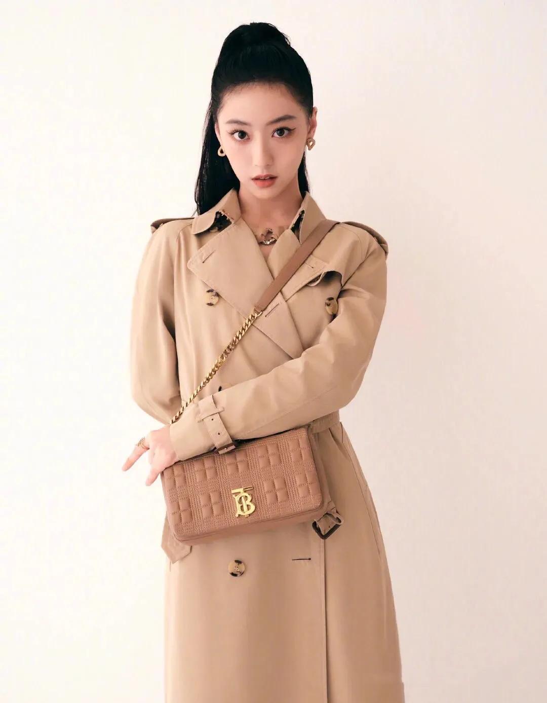 burberry英伦风穿搭,英伦风大衣burberry