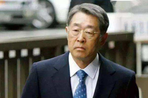 庶子逆袭成世界首富，曾有1/6日本商业土地，被抓时仅有两处房产