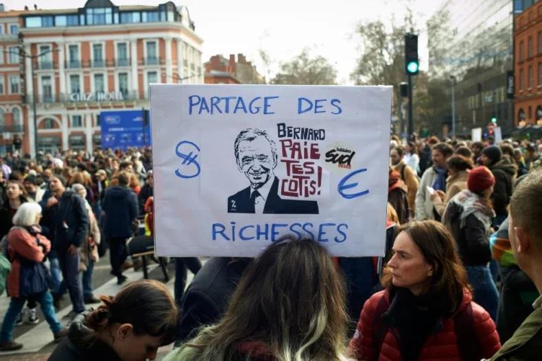 中产是奢侈品的主要消费力吗,中产买奢侈品