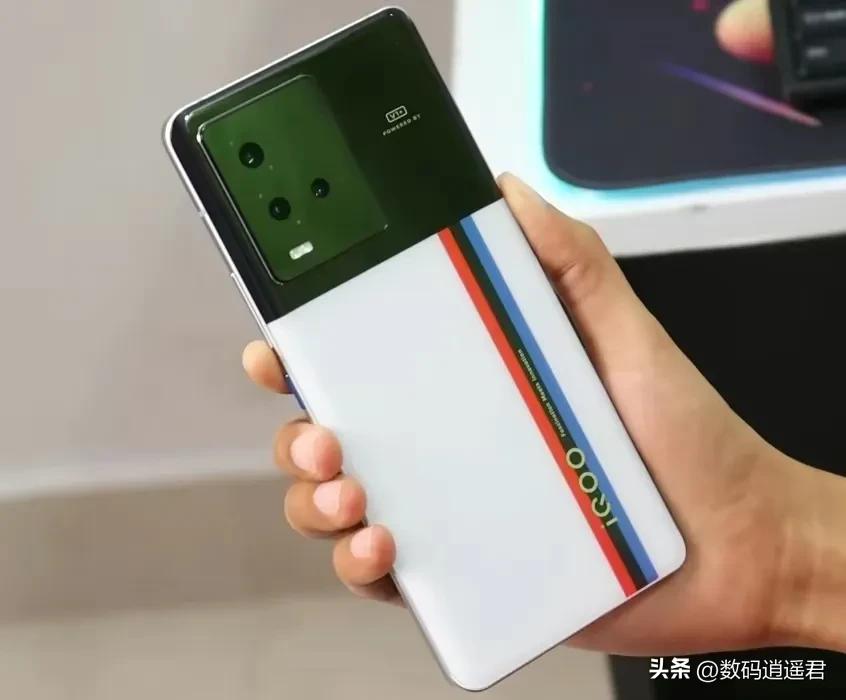 小米13和iqoo11哪个会更耐用,小米13ultra好还是iqoo11pro好