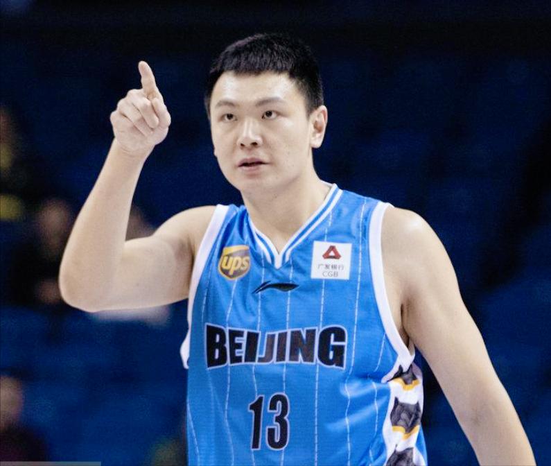 留住范子铭雷蒙有意黎伊扬，若捡漏拿下朱彦西接班人首钢成功登顶