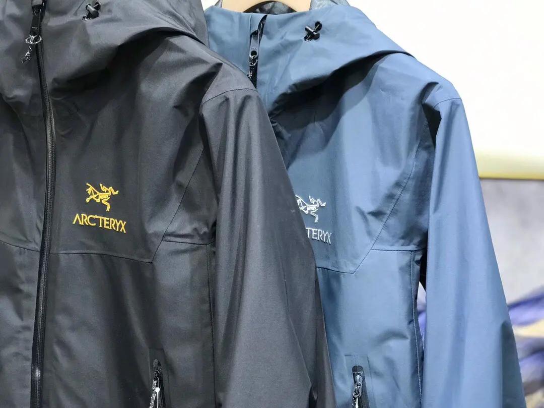 户外装备届的“爱马仕”，一件冲锋衣5000元，背后的大佬竟是安踏