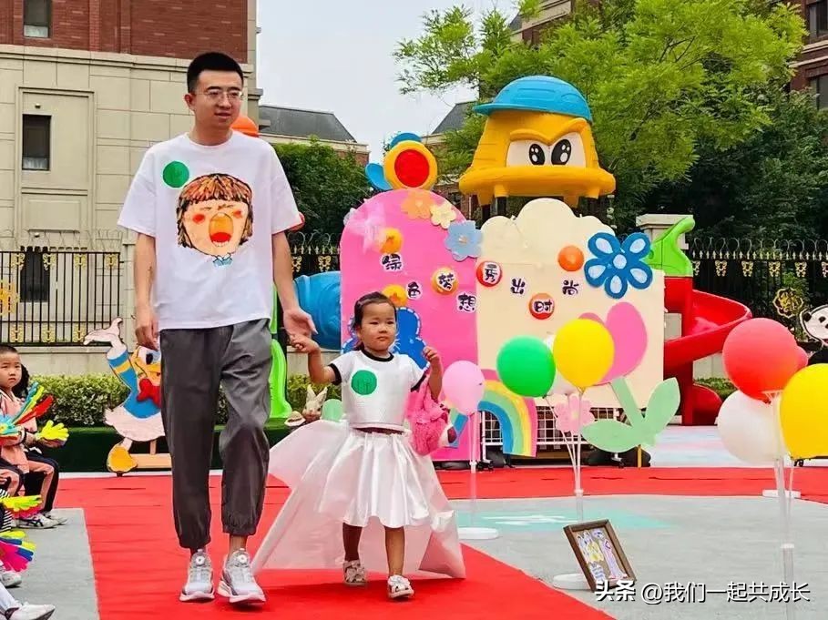 六一幼儿园全班环保t台时装秀,六一儿童节自制环保衣服详细教程