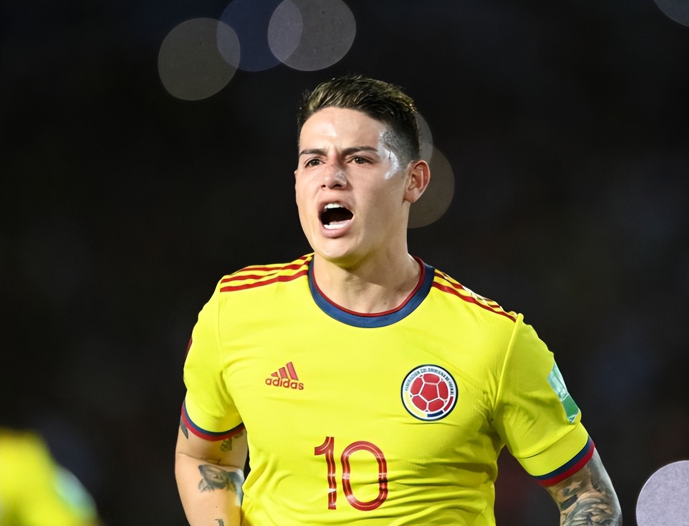 哥伦比亚爆冷1比2不敌秘鲁,哥伦比亚2-1击败巴拉圭集锦