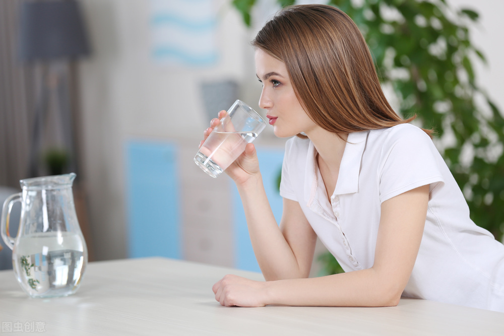 换季避免起痘快来试试这个方法,夏季超实用防痘9妙招