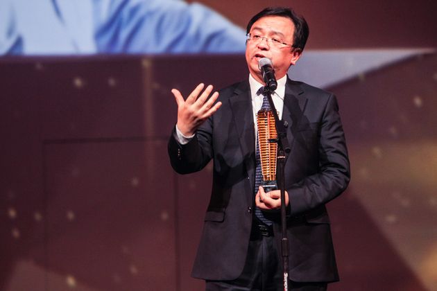 王传福父母双亡,王传福15岁成孤儿