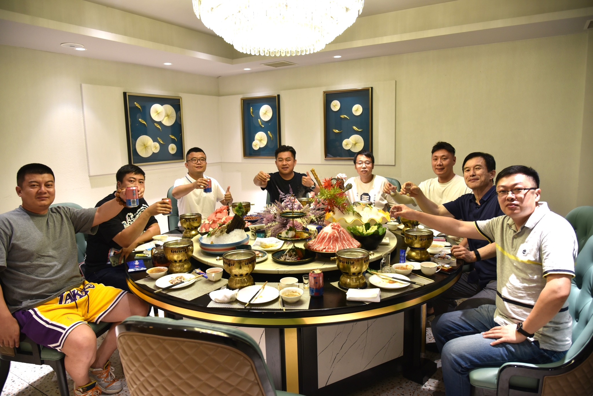 文飚出席天津“五虎杯”足球赛联谊会茅台王子助阵气氛热烈