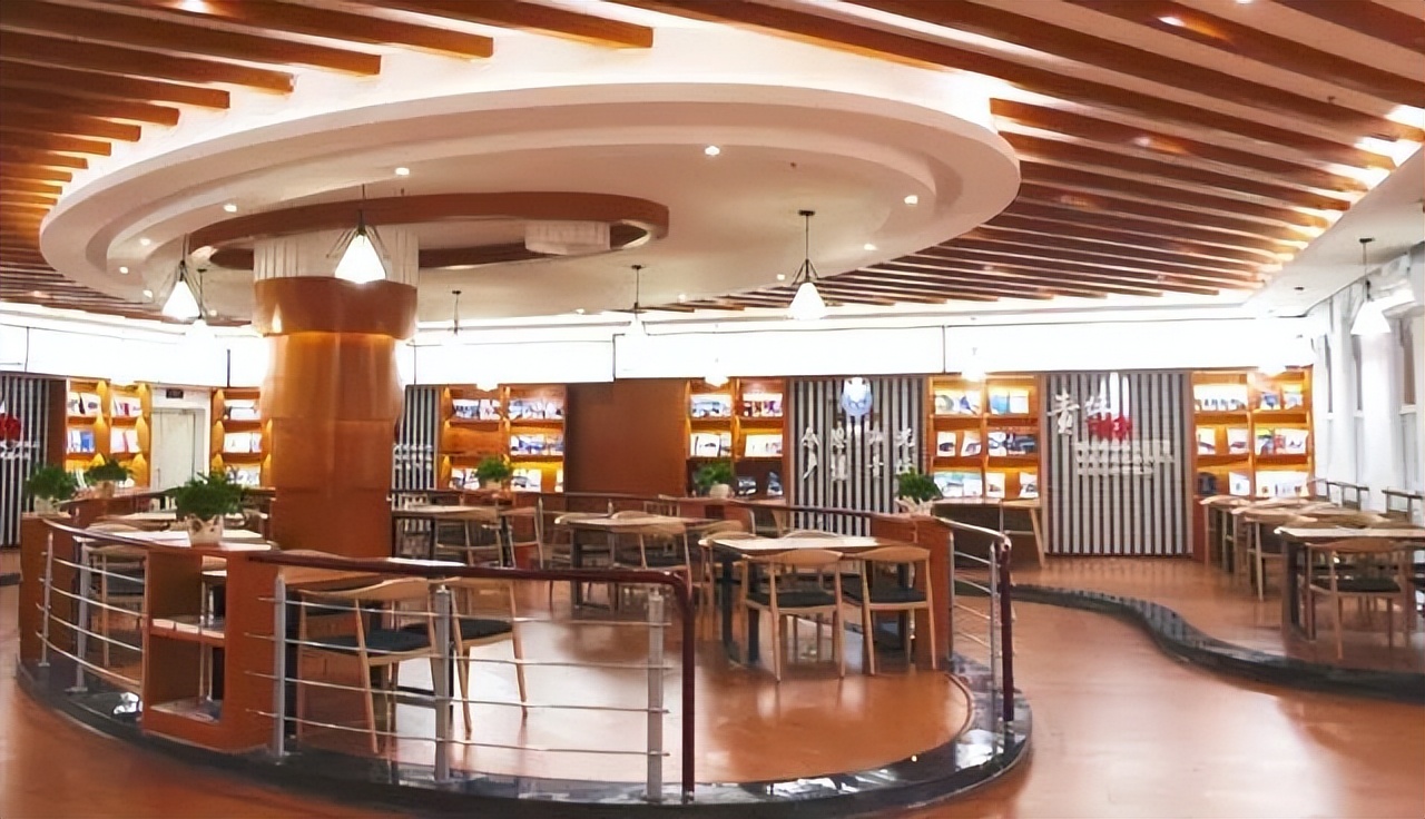 四川学校送iphone14学费多少,四川高校入学送苹果