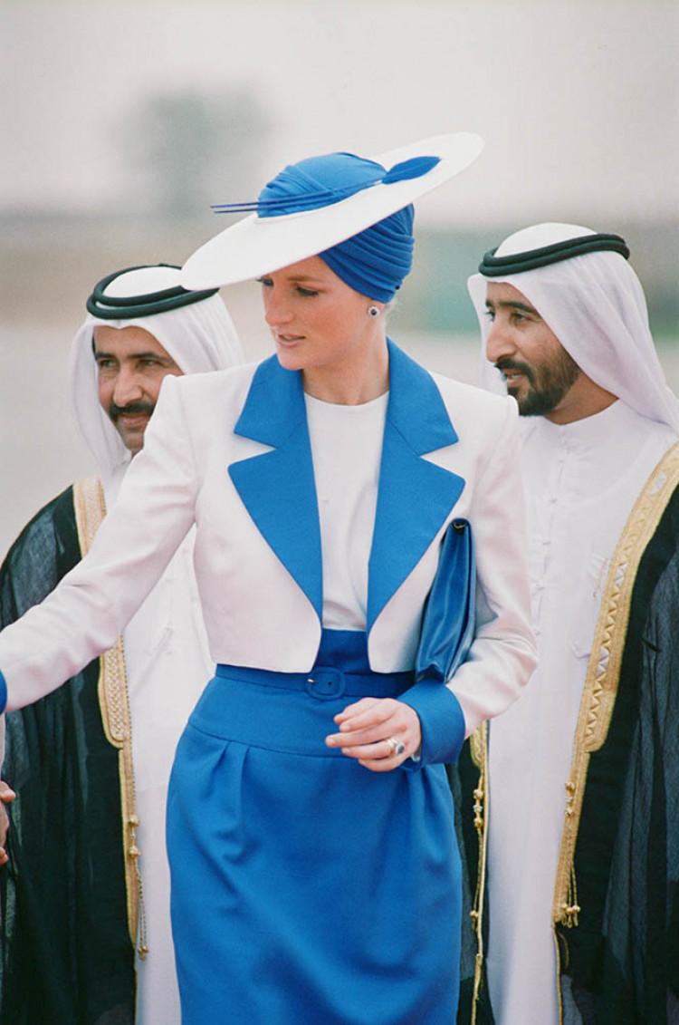 戴安娜王妃年轻穿搭,戴安娜王妃最新裙装