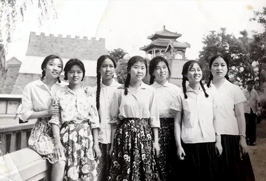 这些老照片有着多少儿时的回忆,70年代中国童年老照片