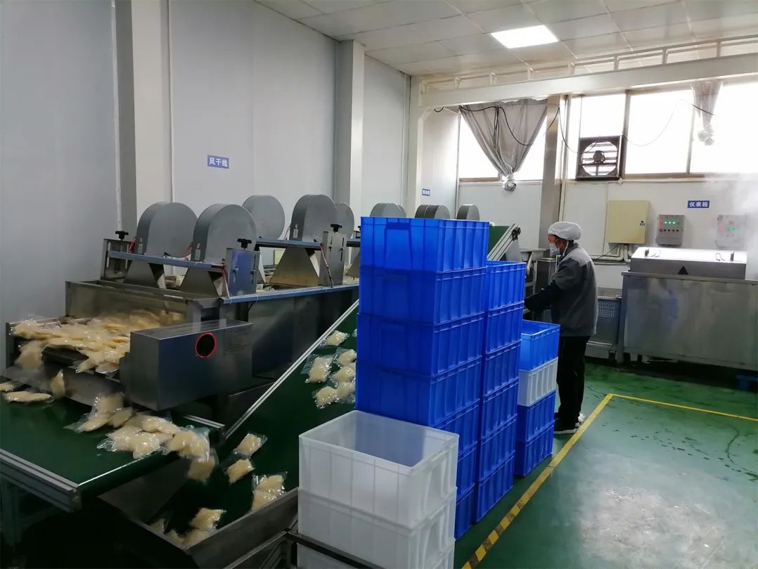 擀面皮与臊子面华厦集团100万元民生物资驰援西安