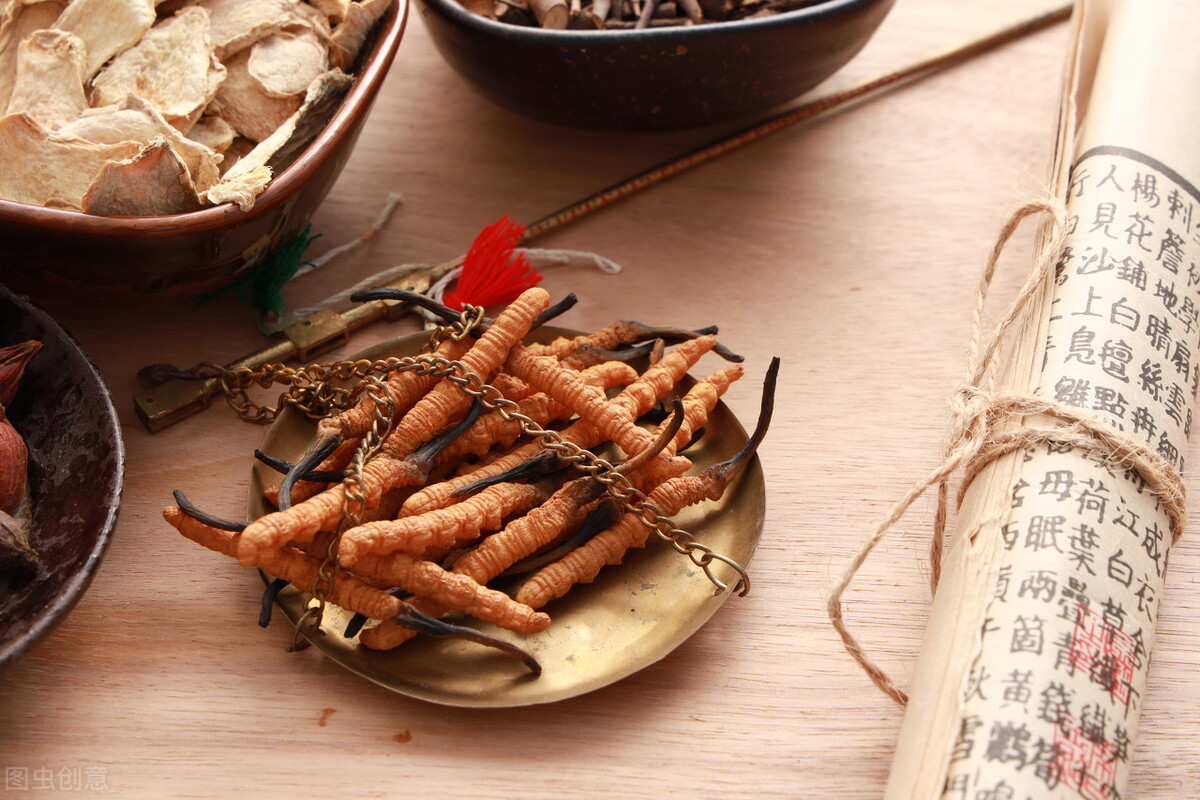 盆腔炎不过是湿热之邪蕴滞罢了，两方合用，疏肝健脾，清热除湿