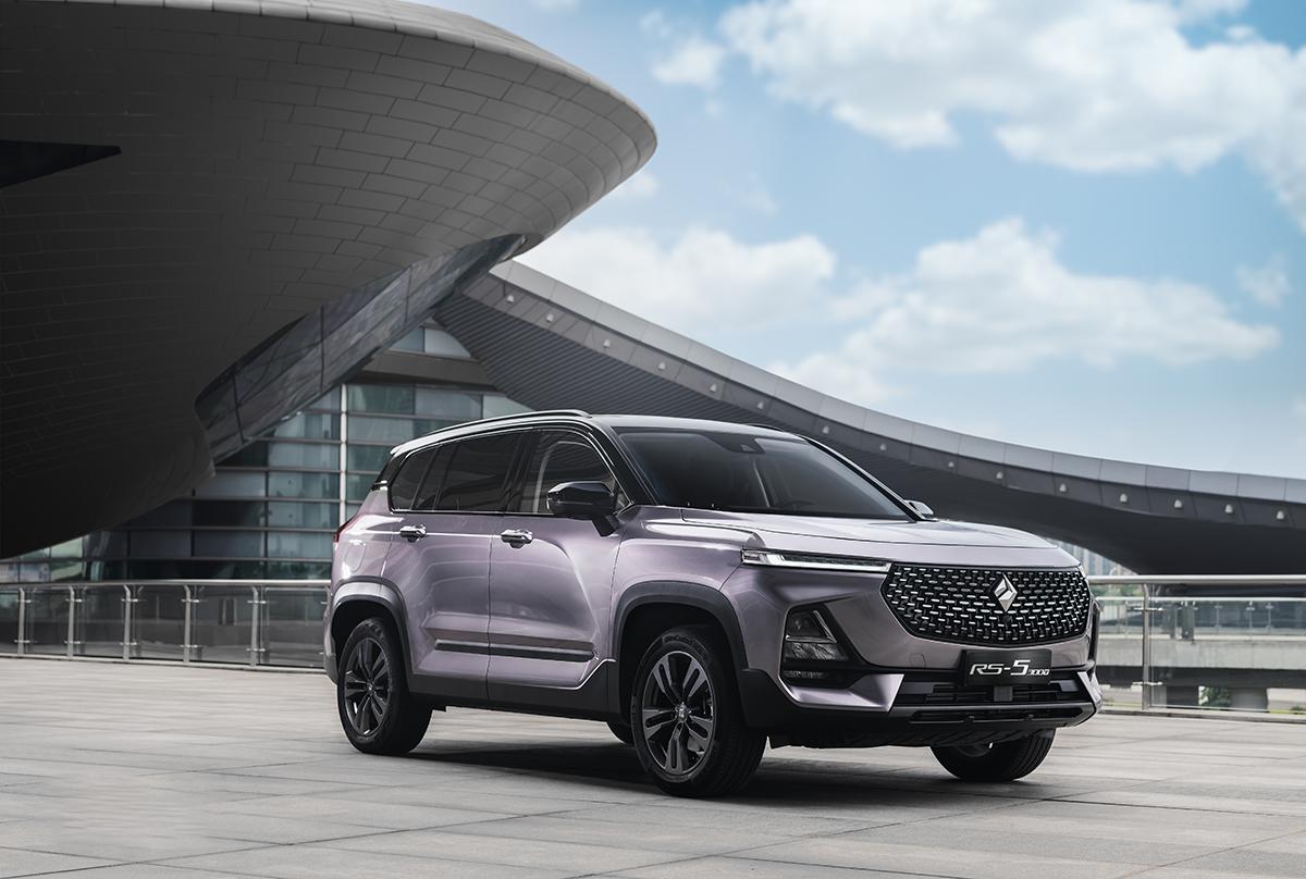 宝骏哪一款车型上装2.0发动机,宝骏的发动机和五菱的一样吗