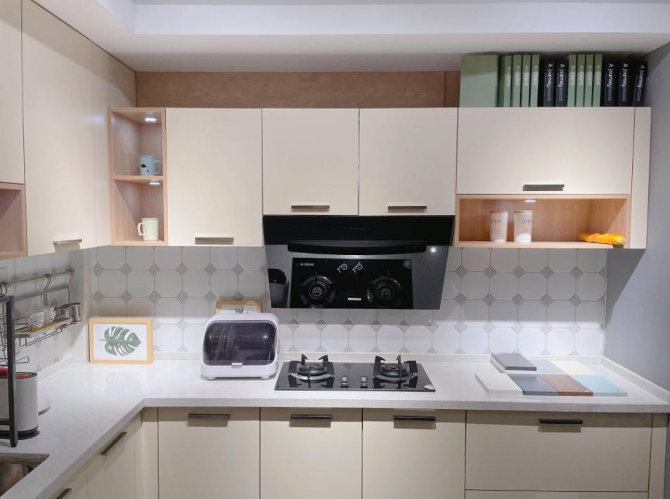 自己做橱柜和柜子哪个划算,橱柜用砖夹好还是整体橱柜好